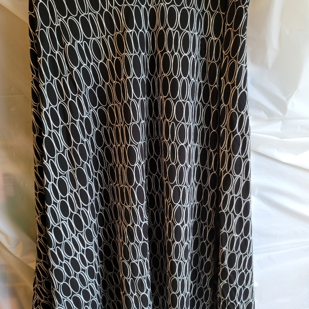 Talbots Black And Cream Geometric Design women Plus Size 2X Skirt Pullon - Picture 2 of 4